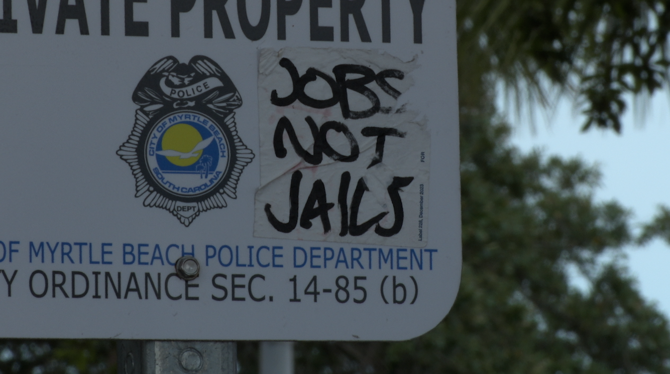 Axelrod y Asociados presentan demandas contra la ciudad de Myrtle Beach tras las detenciones (imagen)